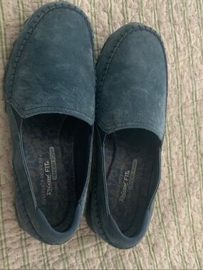 Skechers Women’s Suede slip on